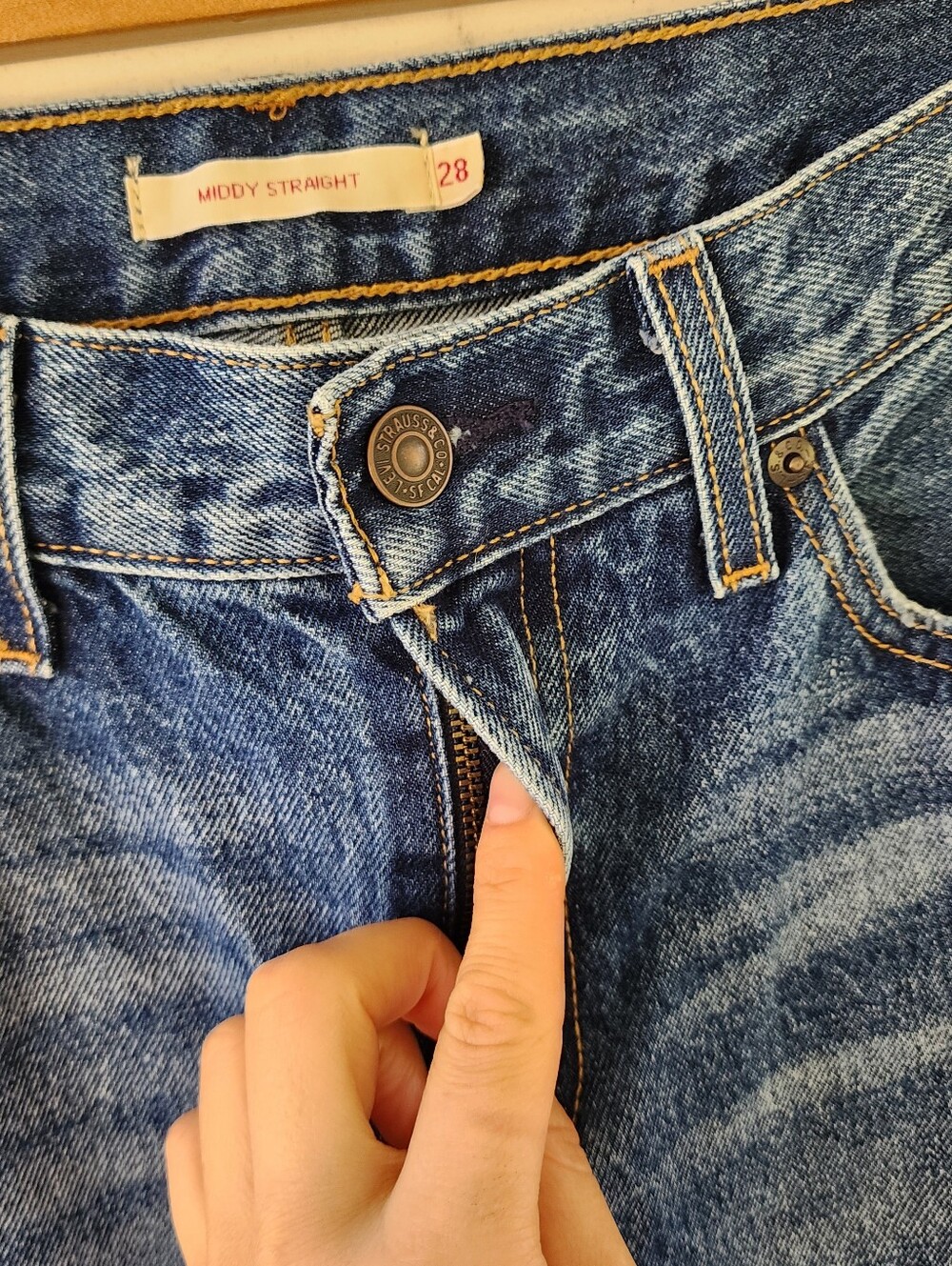 Levi's Premium Middy Straight Jeans - Picture 7 of 16